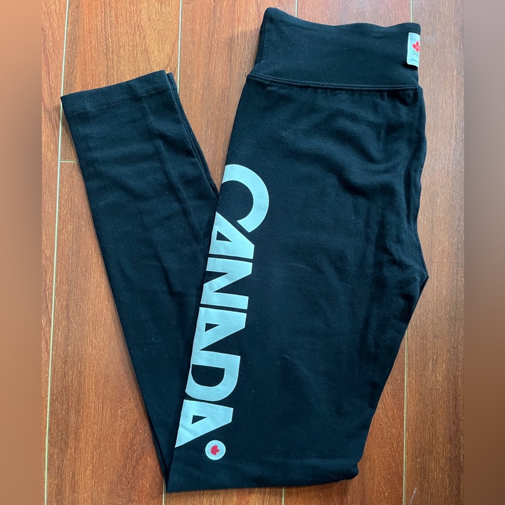 Ladies Canada leggings